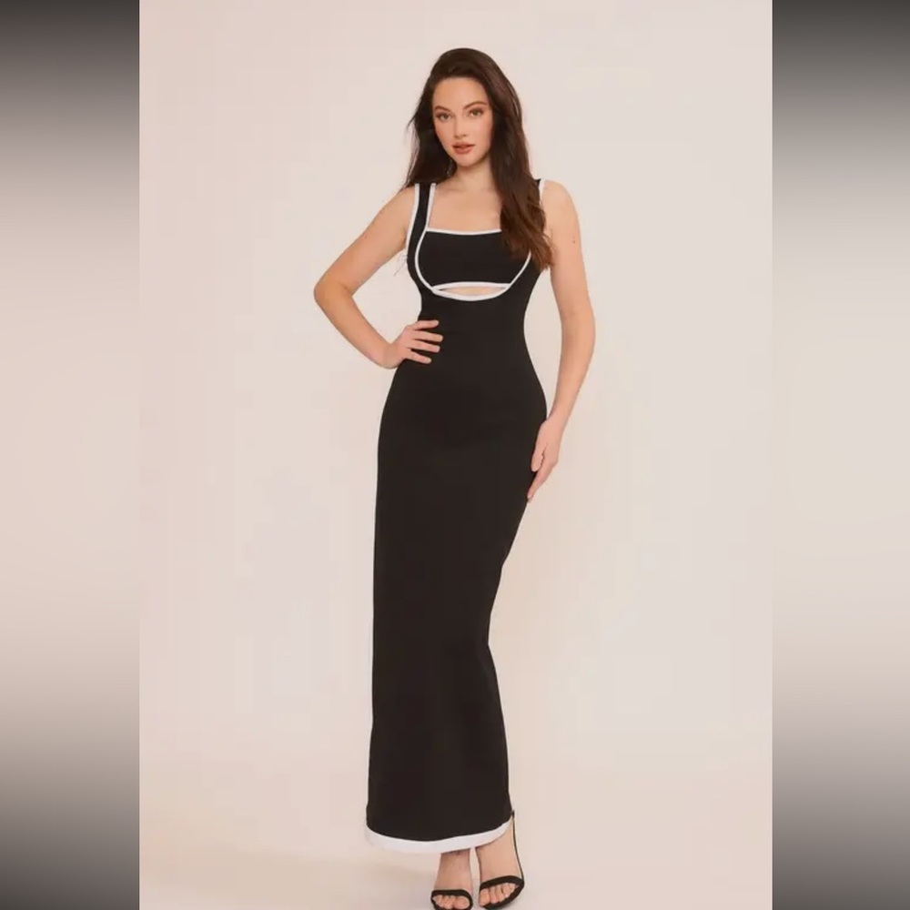 BOUTIQUE Sleeveless Contrast Color Maxi